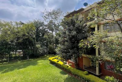 Serviced 2 Bed Apartment with En Suite in Lavington