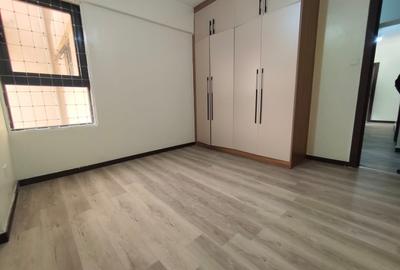 4 Bed Apartment with En Suite in Parklands - 4