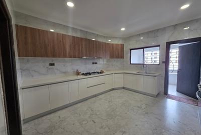 3 Bed Apartment with En Suite at Mandera Road - 4
