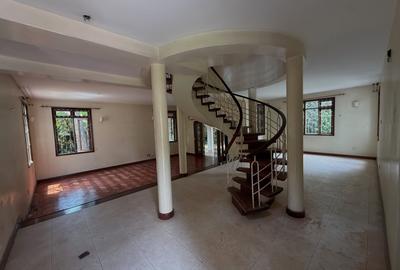 4 Bed Townhouse with En Suite in Lavington - 3