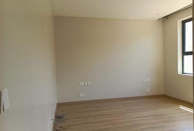 5 Bed Townhouse with En Suite in Lavington - 3
