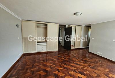 3 Bed Apartment with En Suite in Riverside - 3