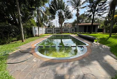 5 Bed Villa with En Suite in Garden Estate - 3