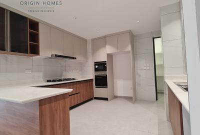3 Bed Apartment with En Suite at Westlands - 4