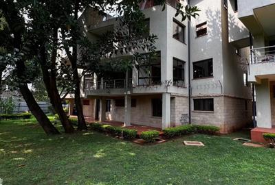 4 Bed Villa with En Suite in Lavington - 2