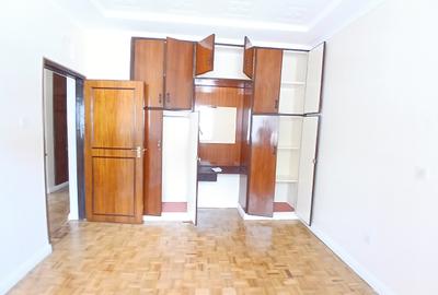 4 Bed Townhouse with En Suite at Hundred Avenue - 4