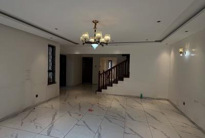 5 Bed Townhouse with En Suite at Gitanga Road - 3