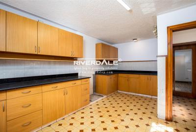 5 Bed House with En Suite in Runda - 3