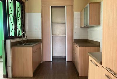 4 Bed Townhouse with En Suite in Ridgeways - 4