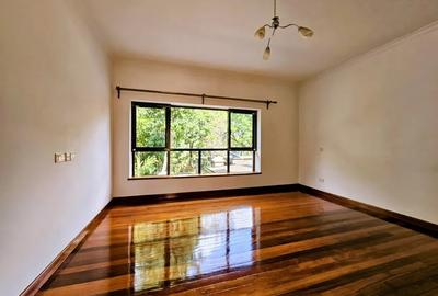 5 Bed Townhouse with En Suite in Kileleshwa - 4
