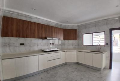 Furnished 3 Bed Apartment with En Suite at Mandera Road - 4