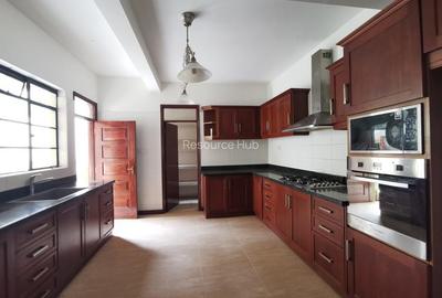 4 Bed Townhouse with En Suite in Spring Valley
