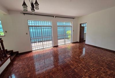 5 Bed Townhouse with En Suite in Lavington