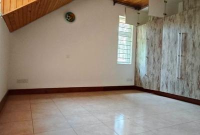 5 Bed Townhouse with En Suite in Rosslyn - 4