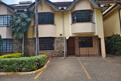 5 Bed Townhouse with En Suite in Lavington - 3