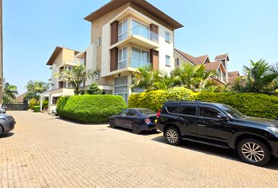 4 Bed Townhouse with En Suite at Lavington Green - 4