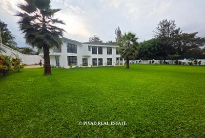 6 Bed House with Garden in Runda - 2