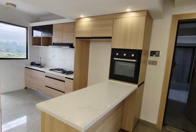 3 Bed Apartment with Swimming Pool in Riverside