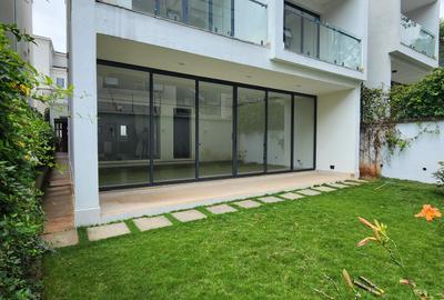 4 Bed Villa with En Suite in Lavington - 2