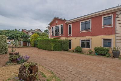 5 Bed Townhouse with En Suite in Lavington