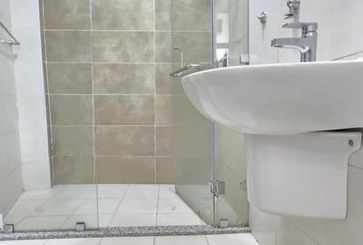 2 Bed Apartment with Swimming Pool in Hurlingham - 4