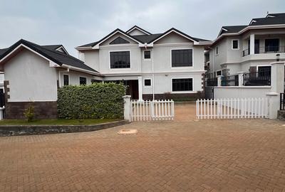 4 Bed Villa with En Suite at Runda Close