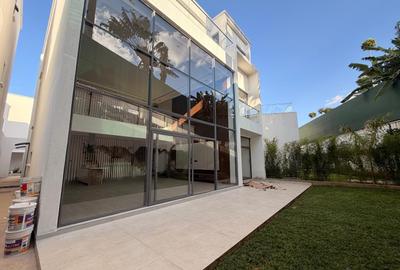 5 Bed Townhouse with En Suite in Lavington - 3