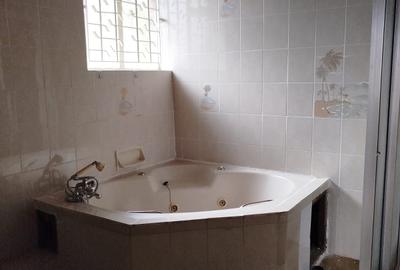 5 Bed House with En Suite in Muthaiga - 3