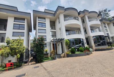 5 Bed Townhouse with En Suite in Lavington