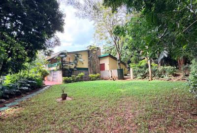 5 Bed House with En Suite in Lavington - 4