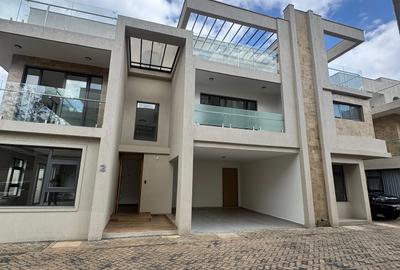 6 Bed Townhouse with En Suite in Lavington