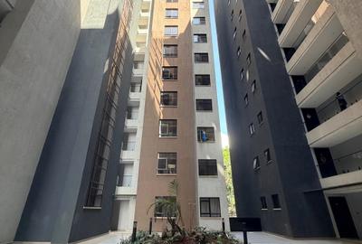 Serviced 2 Bed Apartment with En Suite at Brookside Drive - 3