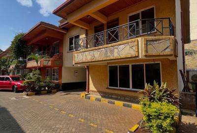 5 Bed Townhouse with En Suite in Lavington