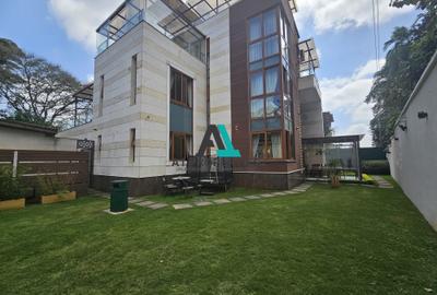 6 Bed Townhouse with En Suite in Lavington