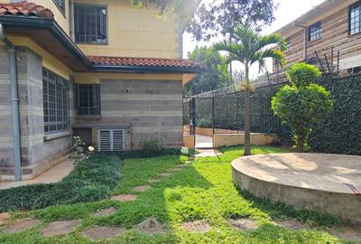 5 Bed House with En Suite in Runda - 3