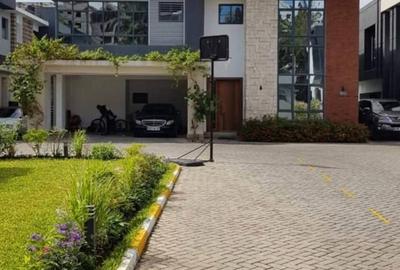 5 Bed Townhouse with En Suite at Simba Road - 4