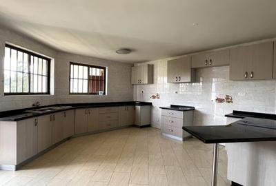 3 Bed Apartment with En Suite in Lavington - 3