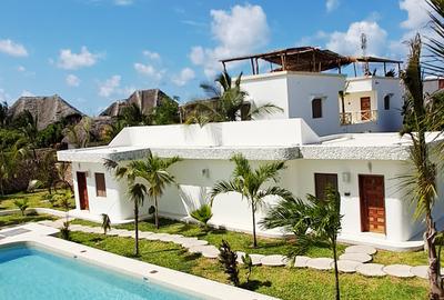 4 Bed Villa with En Suite at Watamu - 3