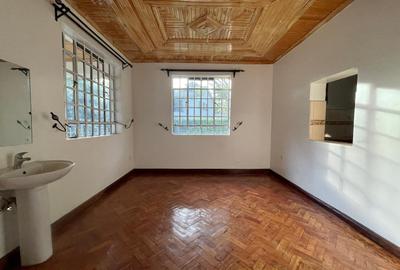 3 Bed House with En Suite in Karen - 4