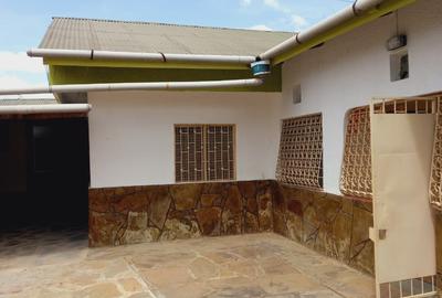 3 Bed House with En Suite at Kiembeni