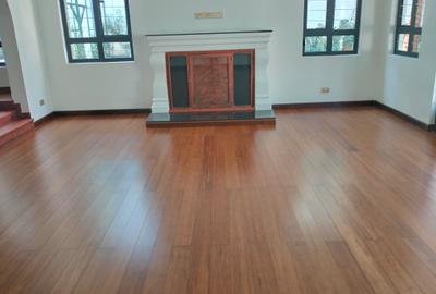 7 Bed House with En Suite in Runda - 4