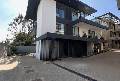 5 Bed Townhouse with En Suite in Lavington