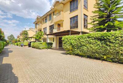 5 Bed Townhouse with En Suite at Lavington Green - 4