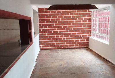 4 Bed House with En Suite at Karen C - 3