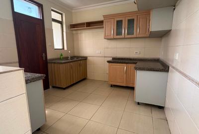 Serviced 2 Bed Apartment with En Suite at Greenwood - 2