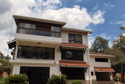 5 Bed House with En Suite in Gigiri