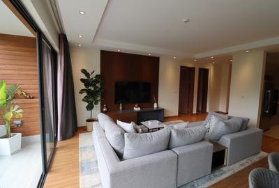 3 Bed Apartment with En Suite in Riverside - 2