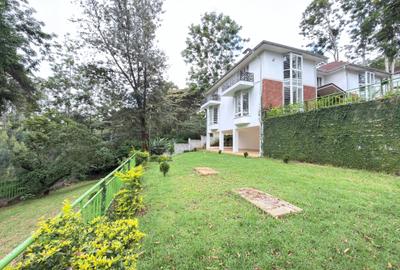 5 Bed House with En Suite at Rosslyn