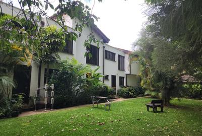 Furnished 1 Bed Apartment with En Suite at Rhapta Road - 4
