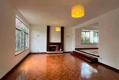 4 Bed Townhouse with En Suite in Gigiri - 2